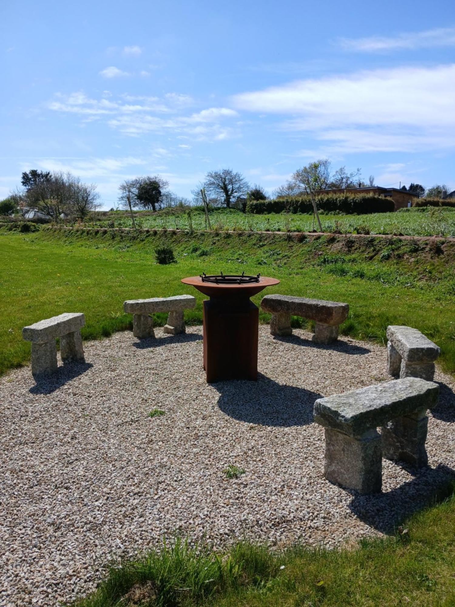 Au Dolmen De Kerhus "Toppen" Saint-Vougay Exteriör bild